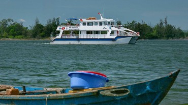 Blue Coral Diving - PADI Dive Center Hoi An Vietnam | Hoi An Diving Center Scuba Boat on the river.